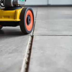 Bruzdownica do betonu pod ogrzewanie podłogowe