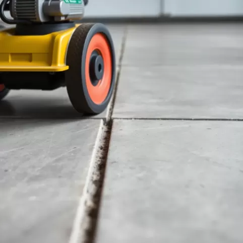 Bruzdownica do betonu pod ogrzewanie podłogowe