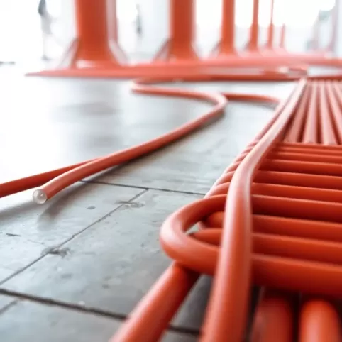 Czy można chodzic po rurkach od ogrzewania podłogowego