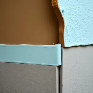 Czy styropian AQUA trzeba tynkować