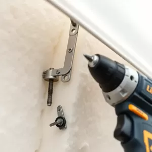 Montaż markizy na styropianie