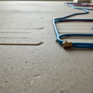 ogrzewanie podłogowe frezowane