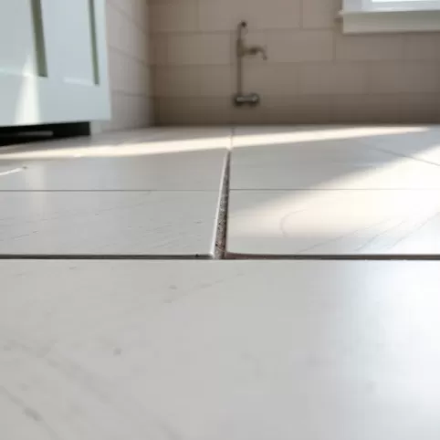 Po jakim czasie po położeniu płytek można włączyć ogrzewanie podłogowe