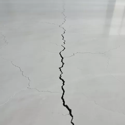 Rysy na wylewce ogrzewanie podłogowe