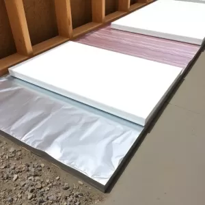 Folia na styropian czy pod